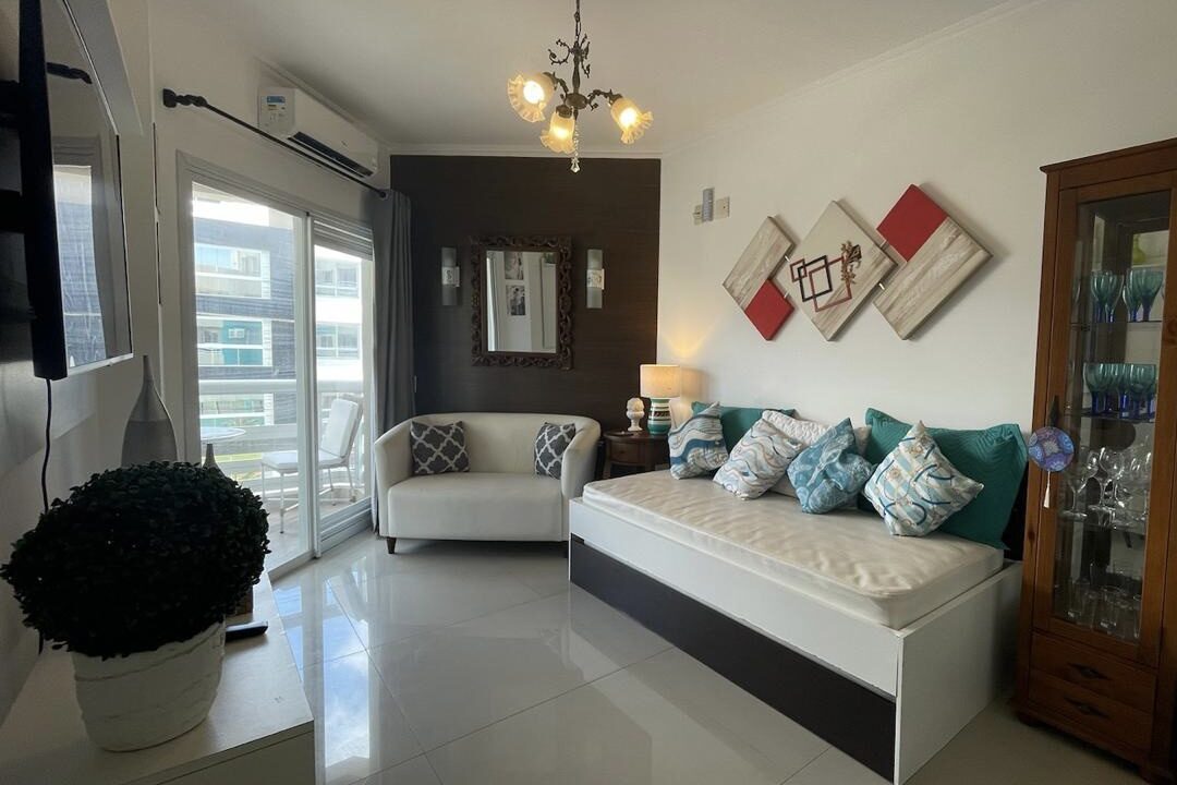 38C13717-AD21-4723-B406-2AFA644190F0