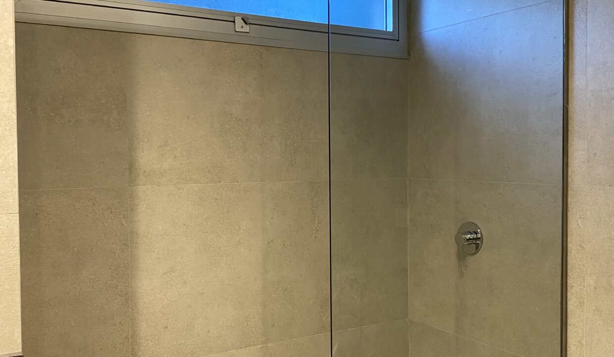 90B8D517-8668-49F4-9653-83AED78E04EB