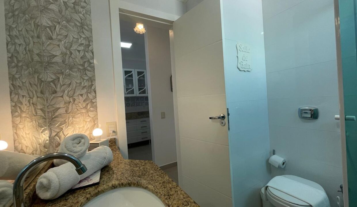 9E07C724-78B4-464A-BE24-4E57ADDA04AD