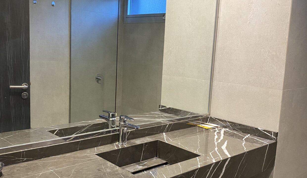 DCB57CD3-71DE-4948-BE74-47EF3D8CB9F6