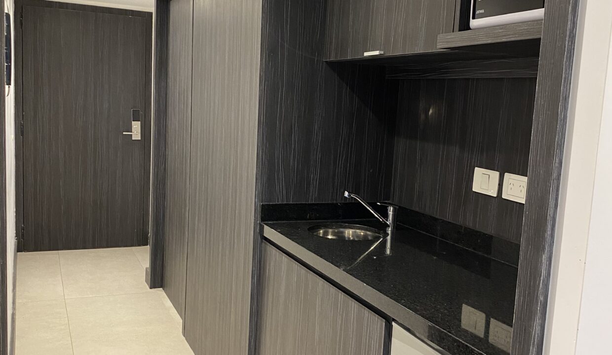 E84D9E5D-317A-42EF-BB10-FEF8959FA114