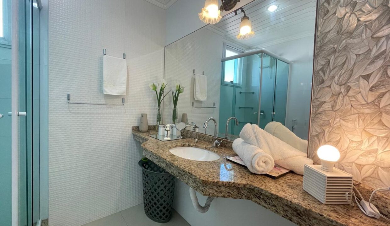 F9A5C268-A9E7-420B-9E75-73B764576181