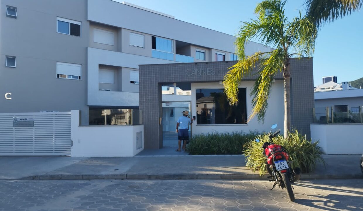 e8decf15-4a1a-4e3a-a99b-21db3a049207