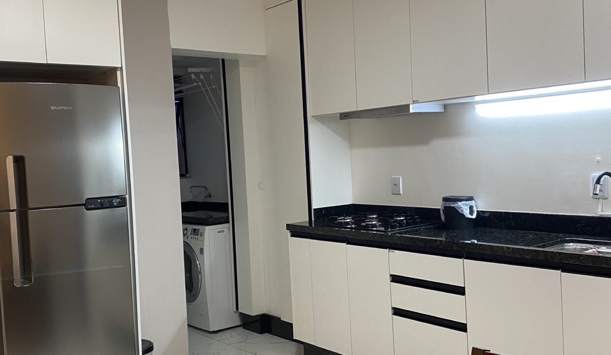 4C5BB8A7-F857-4DF5-AE91-94FB21B9C3C9