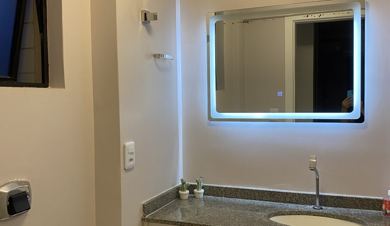 E3AC373D-CA39-4B00-95C7-B1A5E53D6BD3