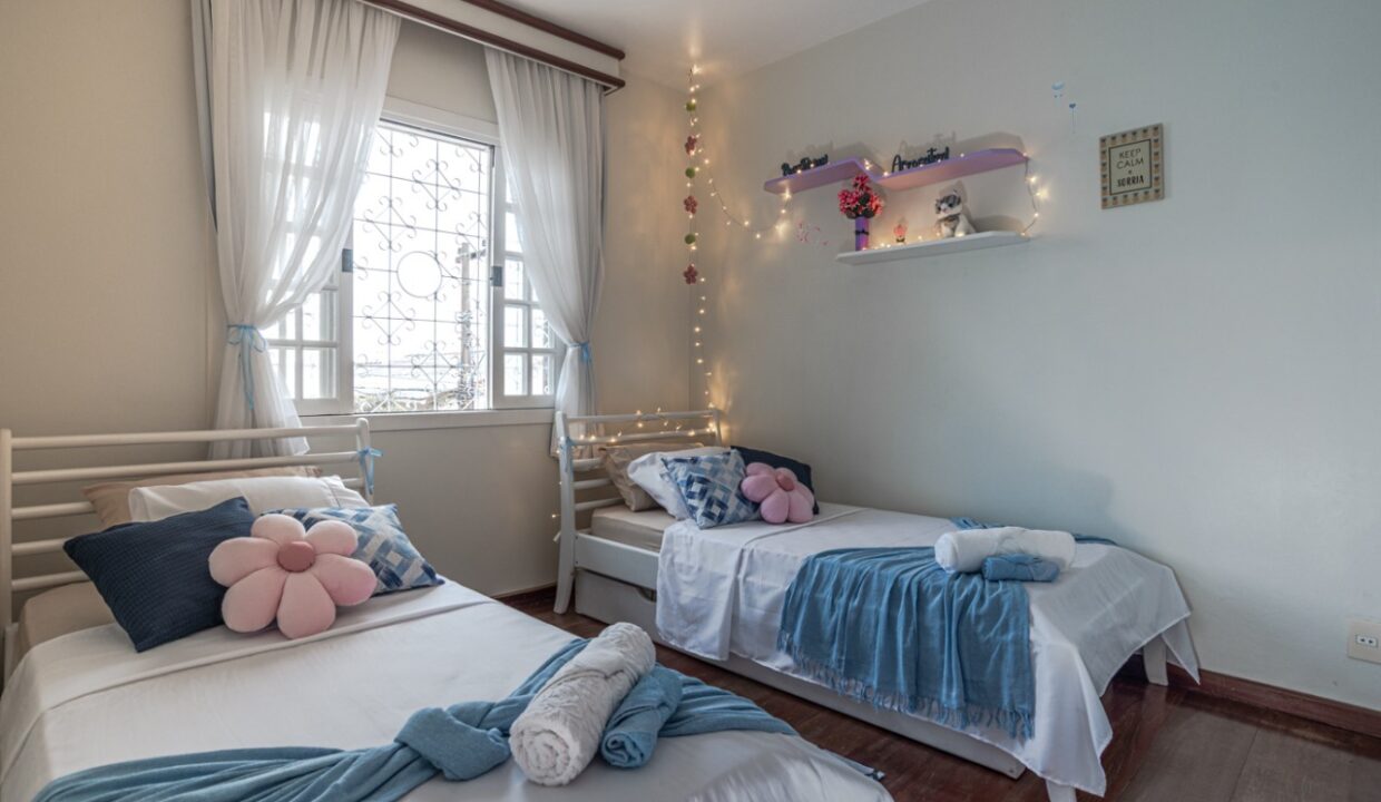 D4DBA93E-417E-4F0E-BAFE-0CF1F1A2FB23