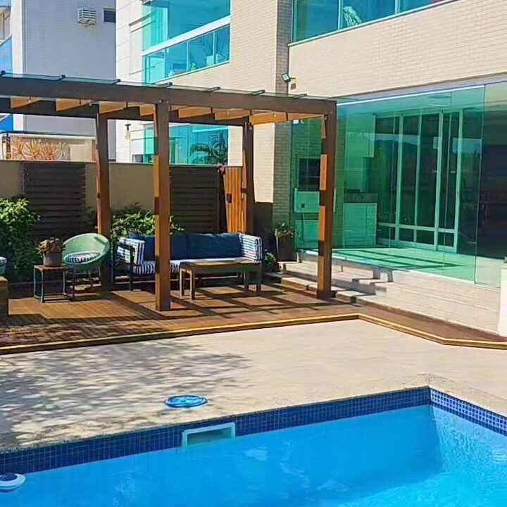 1ECC3EEA-F633-4B01-AB85-D436562A1FCC