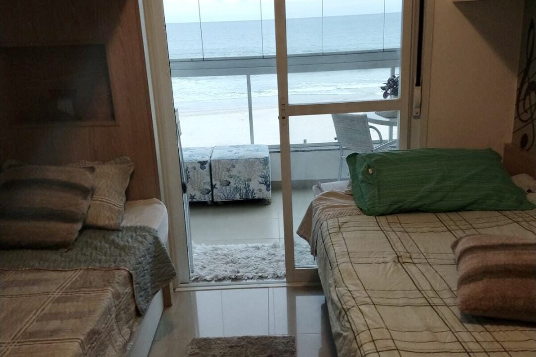 5221FB5A-8B29-4EB3-A74C-699FFC5D7B6B