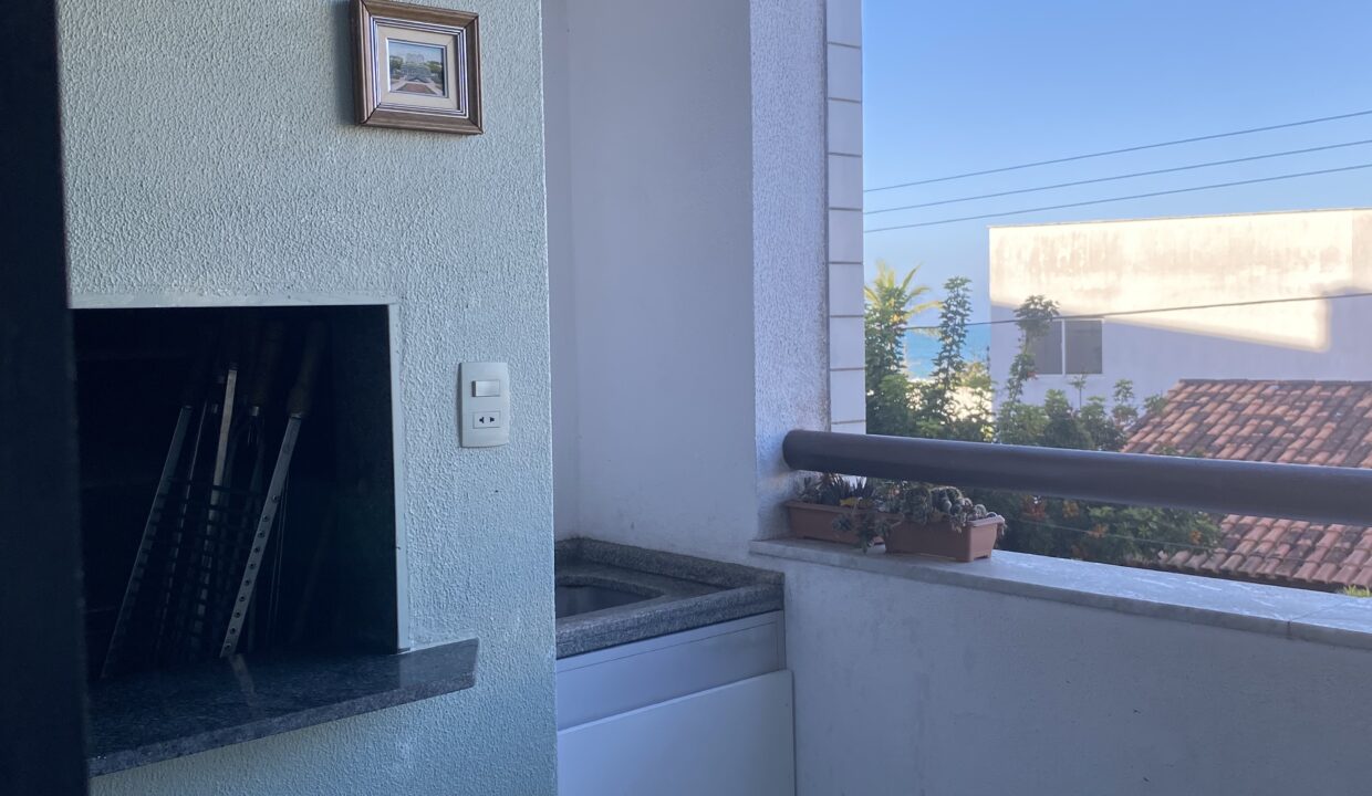 67B938F4-DA85-4EFA-9F01-EBF300AEF152