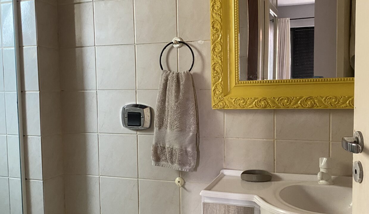 95C295CF-A7CC-40F3-A04E-781C43DF3D22