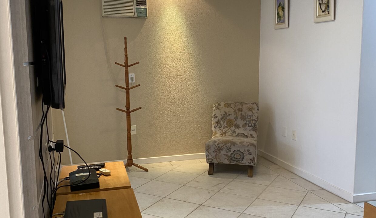 018733C8-4CEC-4CA4-BBFB-6156319C8026