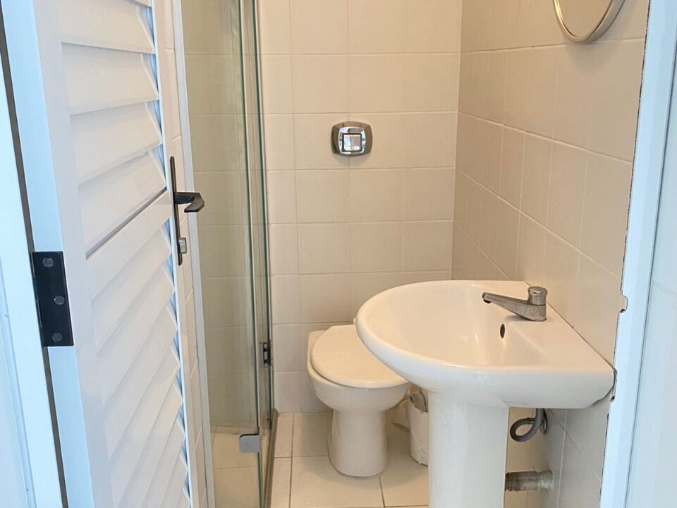 2B231E09-C68E-4A74-94FC-C5BF0A04E60A