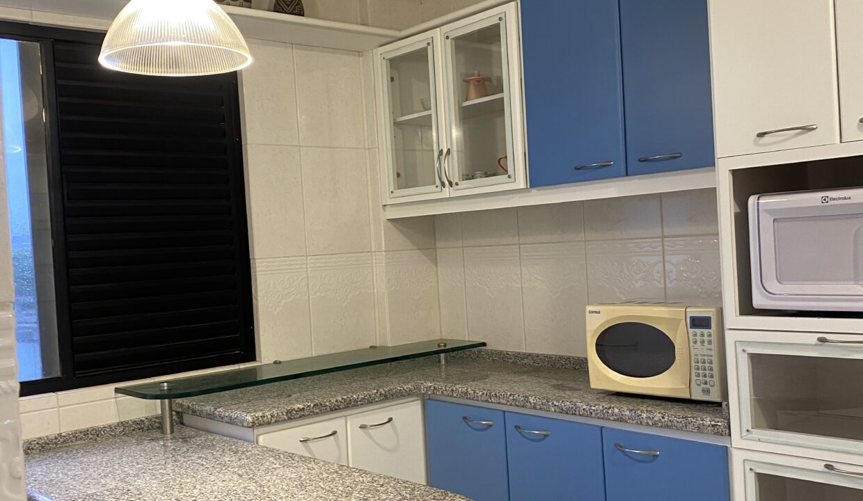 4B511210-D020-40C9-8416-70682FBB5944