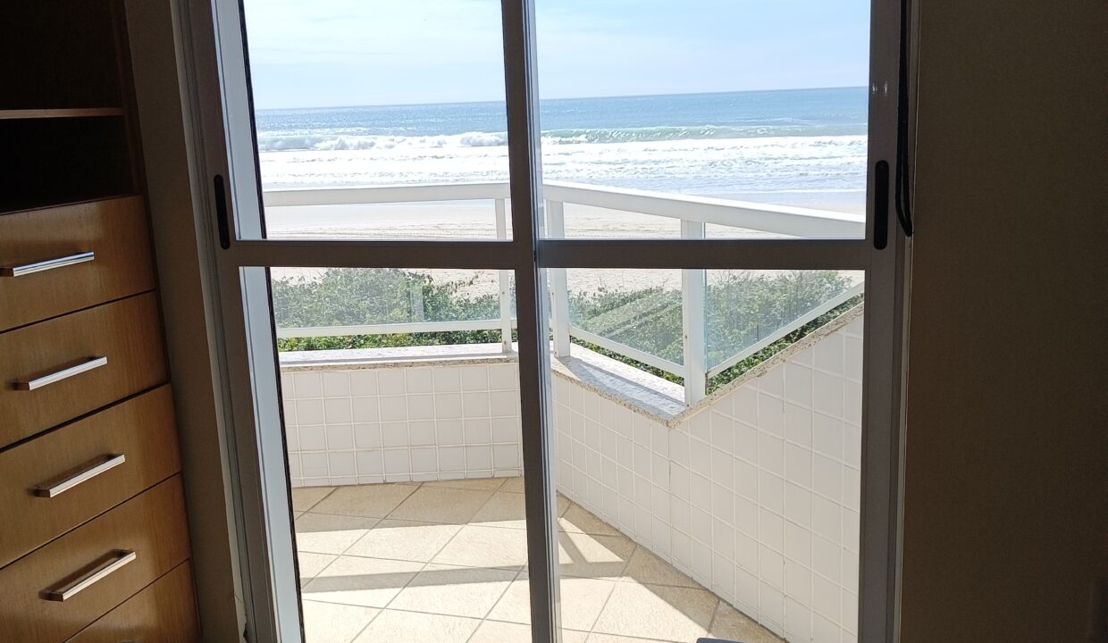 F246F49D-C264-4E5F-9ABD-59CA08A5F7ED