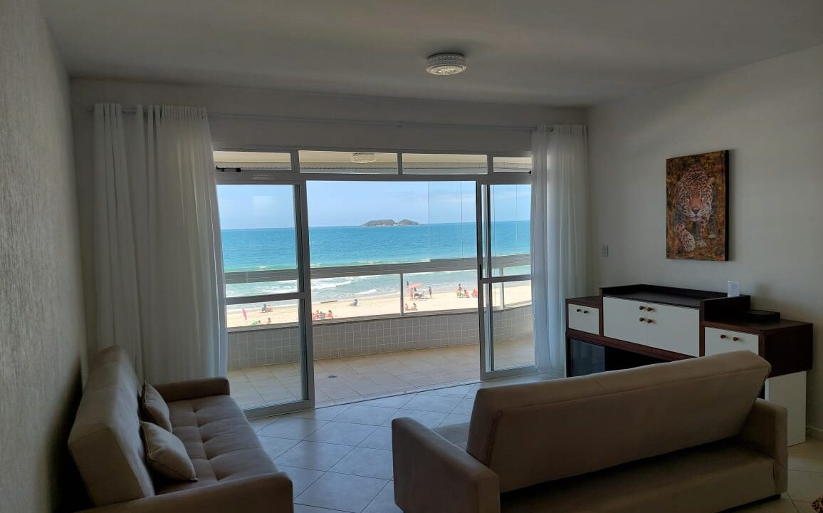 0C6B8572-D3B8-49E2-B3C5-4DC9D3CF5454