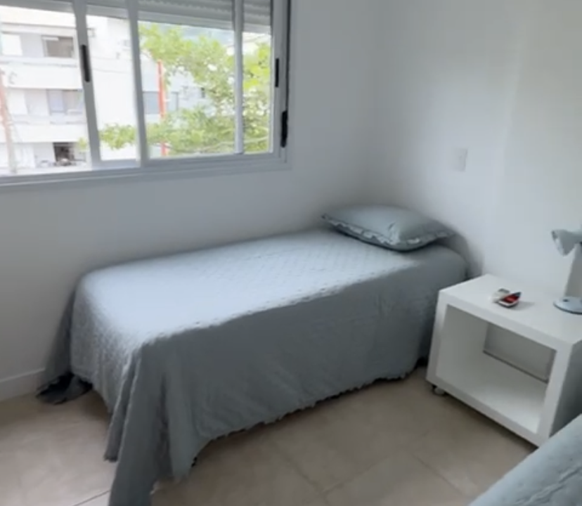 3EF4AF51-69BB-423B-9371-A462E557D33C