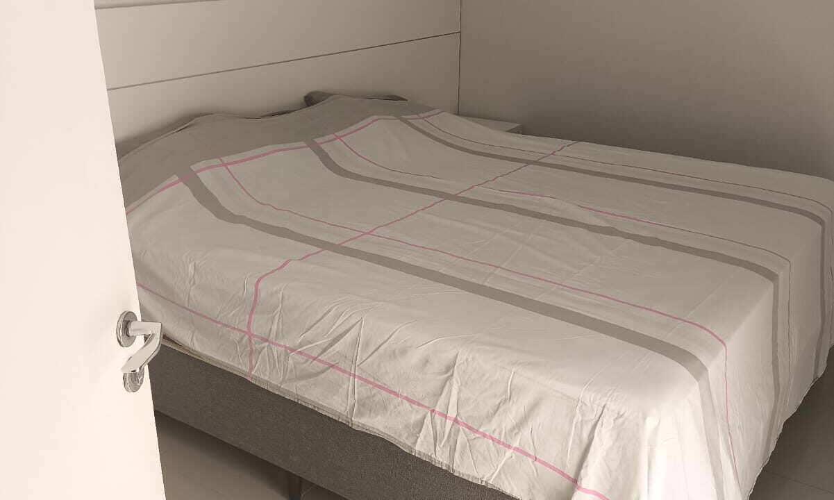 61EB55E9-014C-47B3-8077-1E8DABCC706B