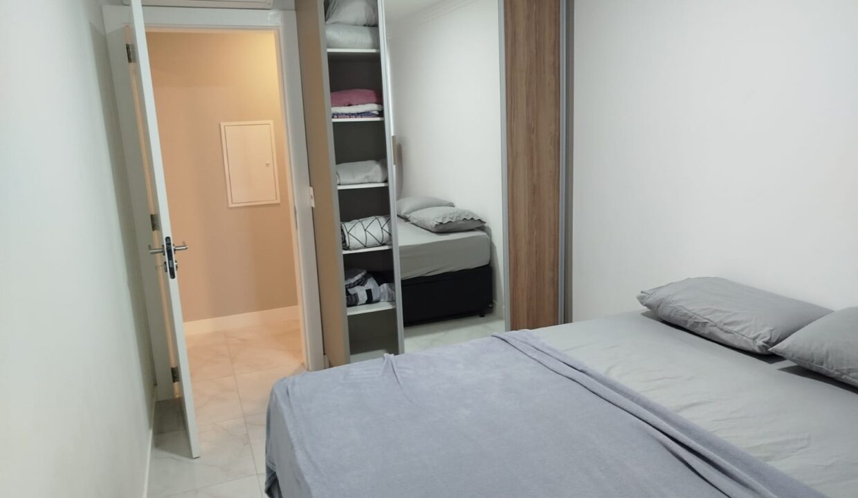 8F872E12-1EC9-4EE8-8D7E-7AE1BDD36977