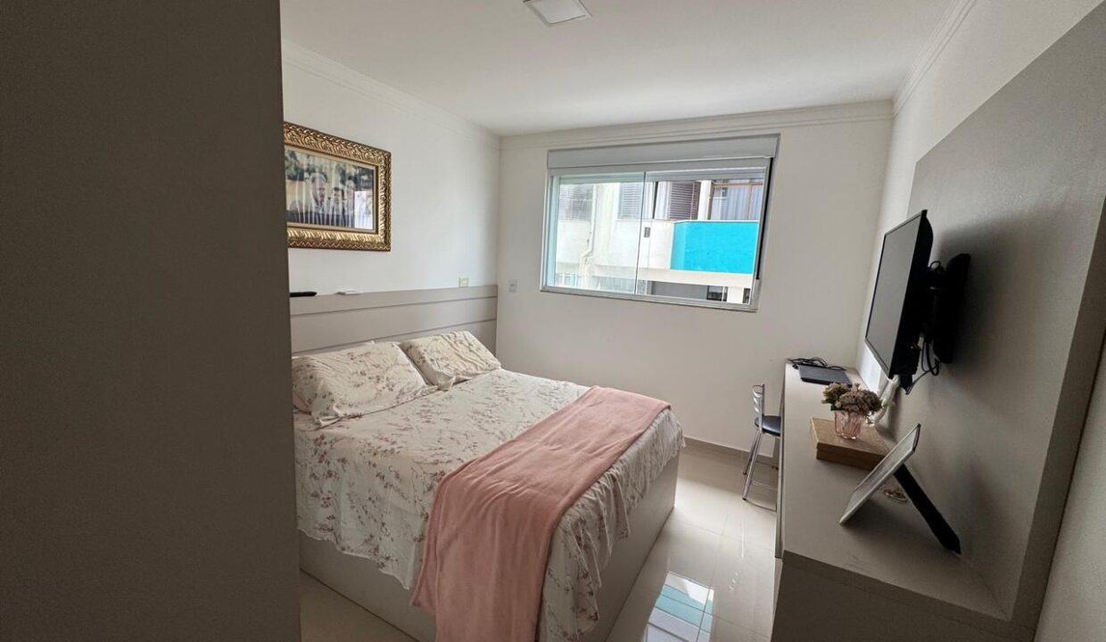 53EFBDD0-E73D-4E40-857A-1996380B786D