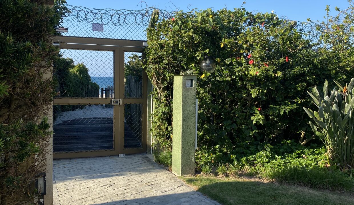 5F863855-259C-4623-B751-76CC07686BFF