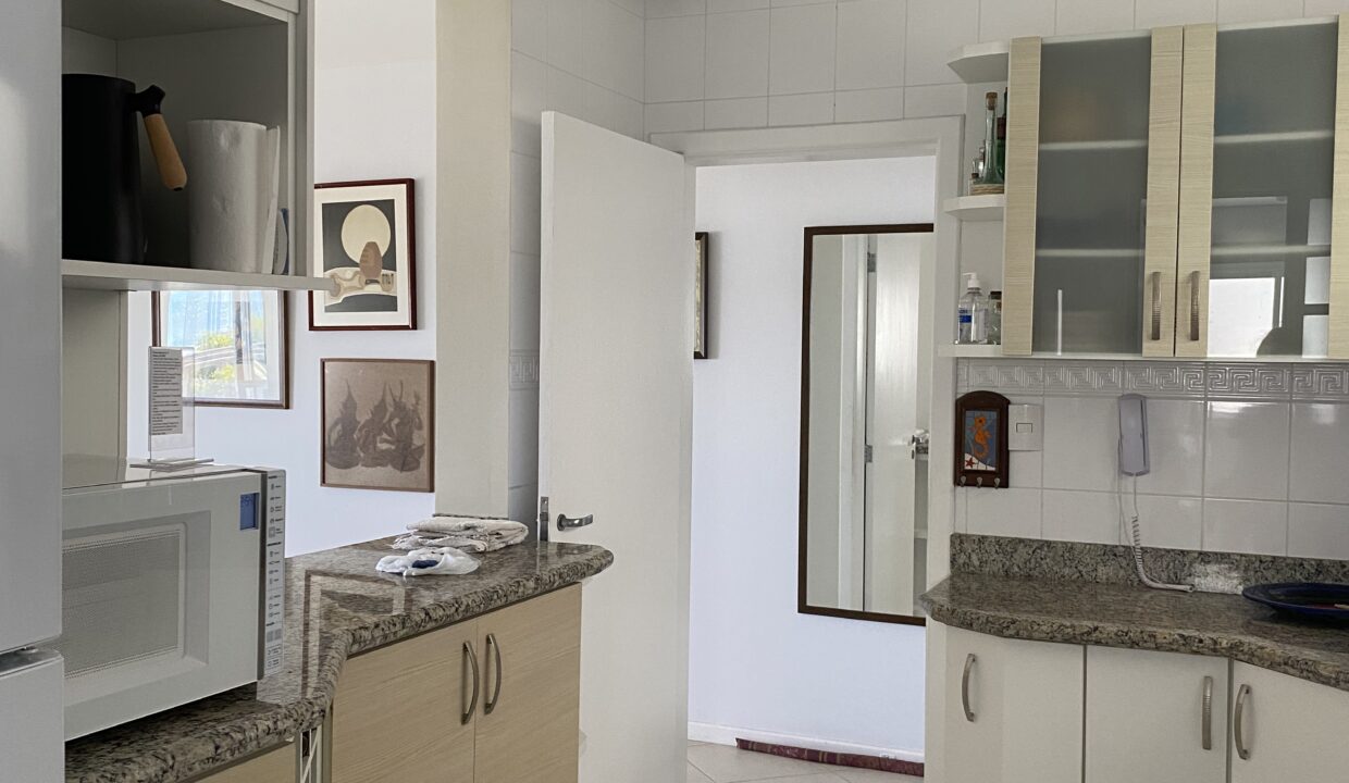 596EC93F-8456-4F2D-914F-D6F7A5BF413C