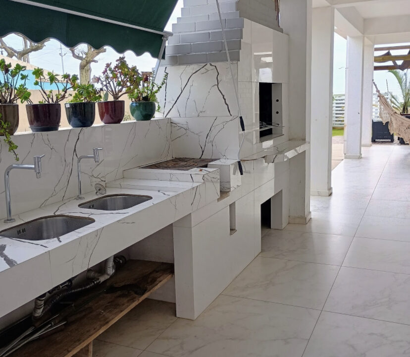 6558D2BA-7C57-4427-A62B-8929C0730298