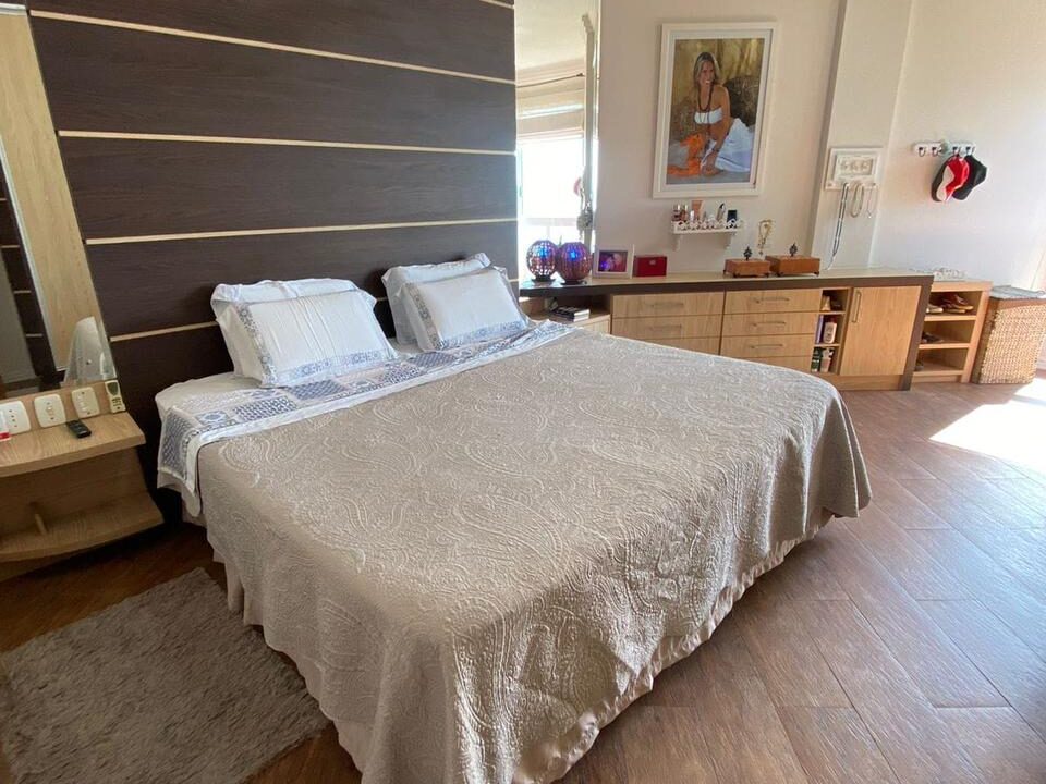 A40B6A1A-E4F8-4A51-84E9-BBD0A8D3124A