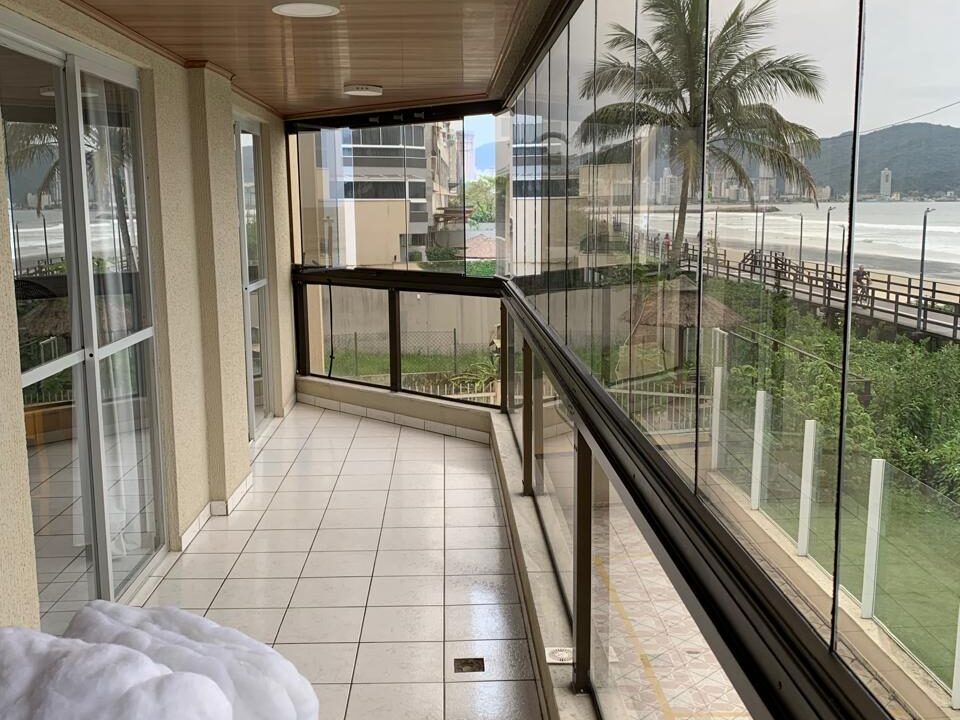 CC2AAC6D-3000-497F-8FF0-3F3FD48F1B12