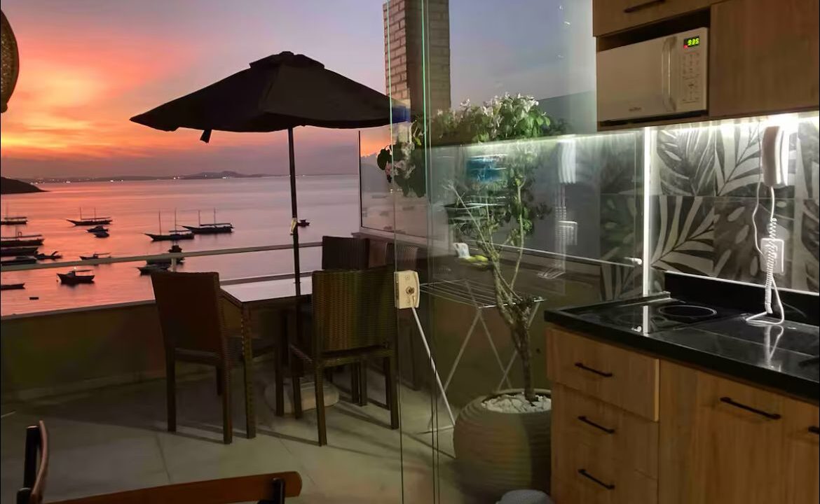 CEB4F000-4605-4747-BE92-817A493C4A32