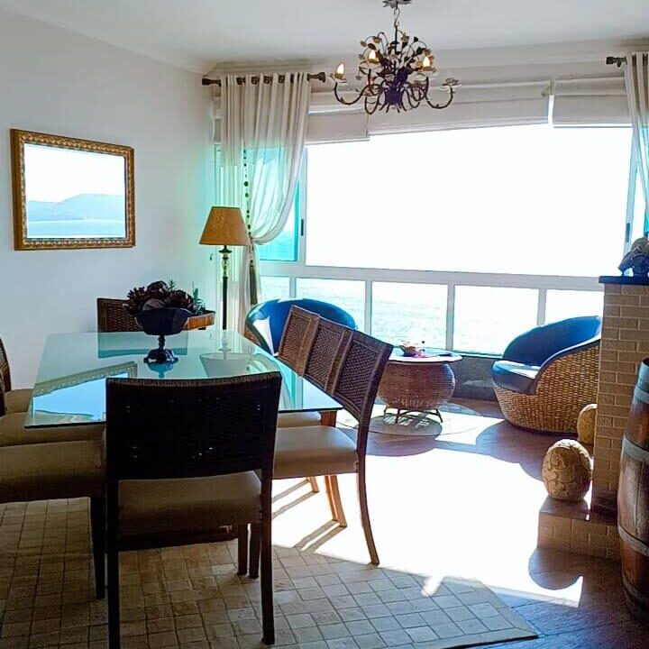 E7864C19-EC18-4812-8BE8-CFCE87948E42