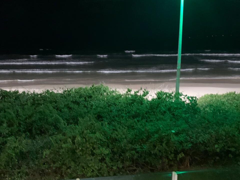 EE92DC1F-6B97-48CA-8787-1AEDEDAC65F3