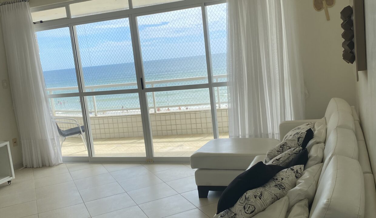 C40A7477-170B-4596-B3A2-010FA705BF83